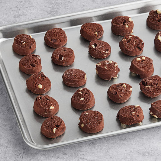 Chocolate Cookie Dough with White Chocolate Chips – 50g Ready-to-Bake Pucks